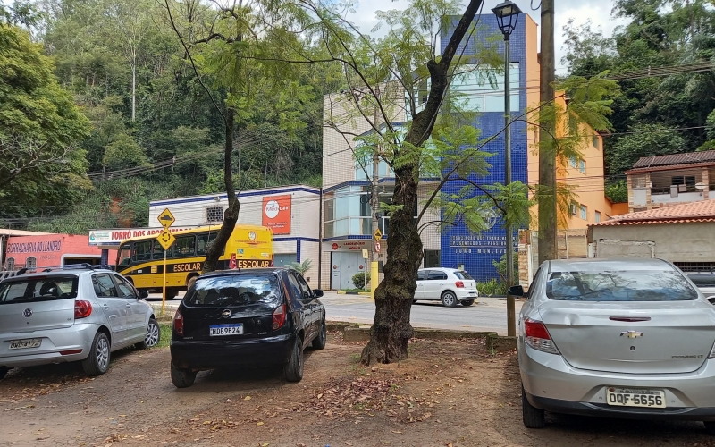 Assinada ordem de serviço para reforma de estacionamento no bairro Baú