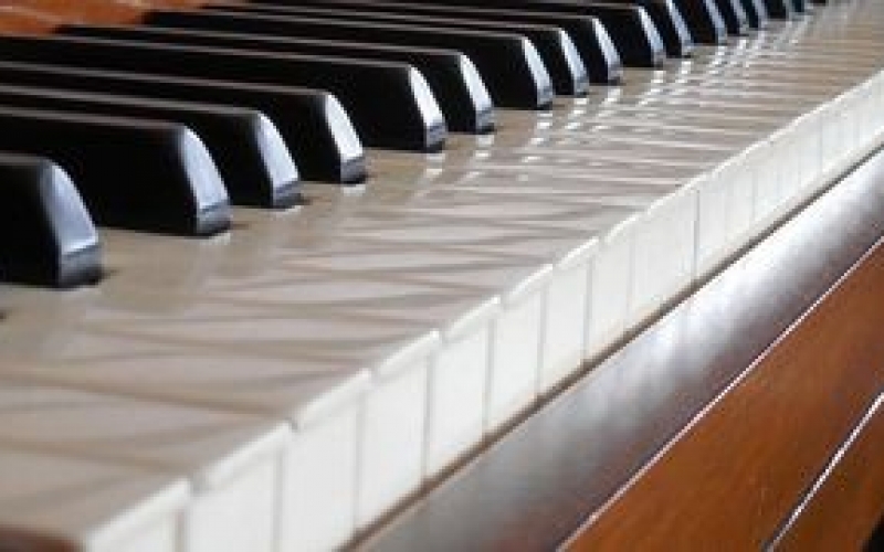 Fundação Casa de Cultura abre inscrições para curso de piano e teclado