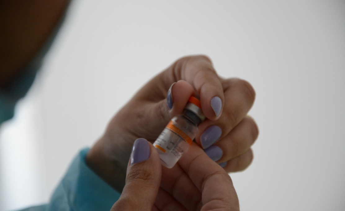 Vacinação de adultos que se cadastraram para a primeira dose continua amanhã