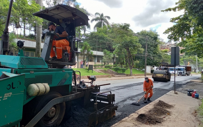 Prefeitura dá início a recapeamento de trecho da avenida Getúlio Vargas