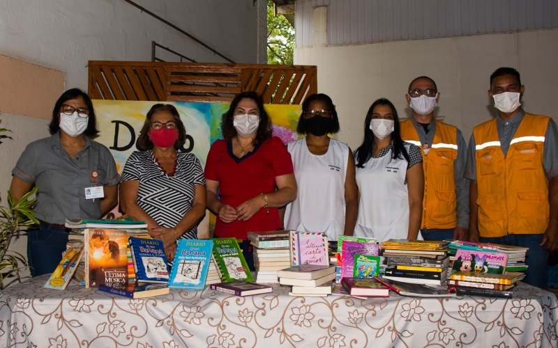 Fundação Municipal Crê-Ser recebe doação de livros pelo programa Pró-Voluntário da ArcelorMittal