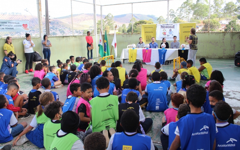 Projeto Futebol de Rua vai atender crianças da Escola Municipal Promorar