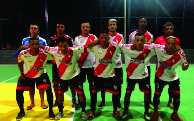VI Copa Verão de Futsal começa com muitos gols na quadra do bairro Laranjeiras